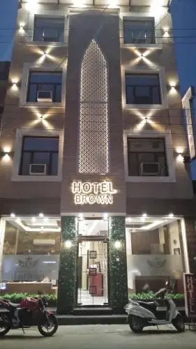 FabHotel Brown Road