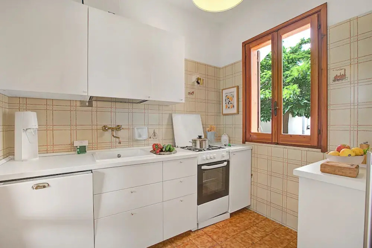 Villa Carolina spacious with garden