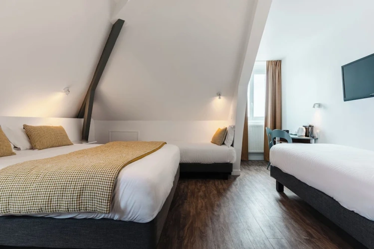 Superior Quadruple room