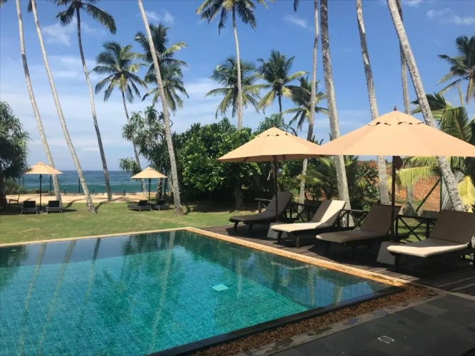 3 Bedrooms Villa beachfront