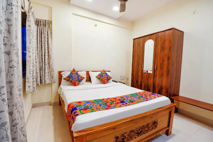 Fabhotel Kings Suites