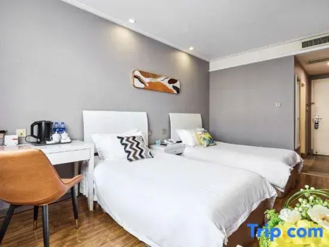 Xiao Hotel （Ten five year old shop）