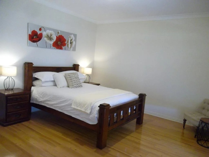 Auburn Vineyard Retreat