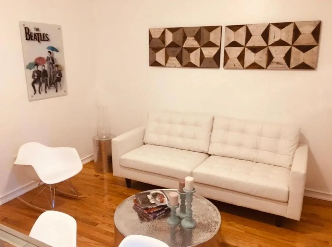 2 Bedrooms Apartment
