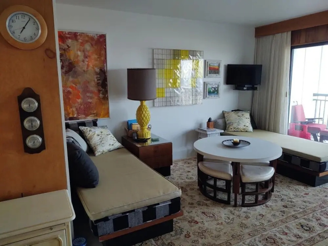 Edgewater House 221