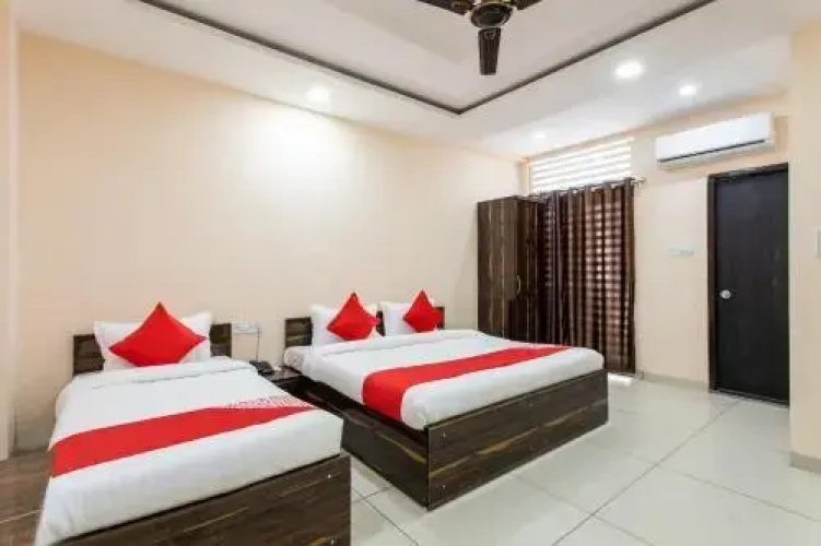 Hotel Pushpwant by OYO Rooms