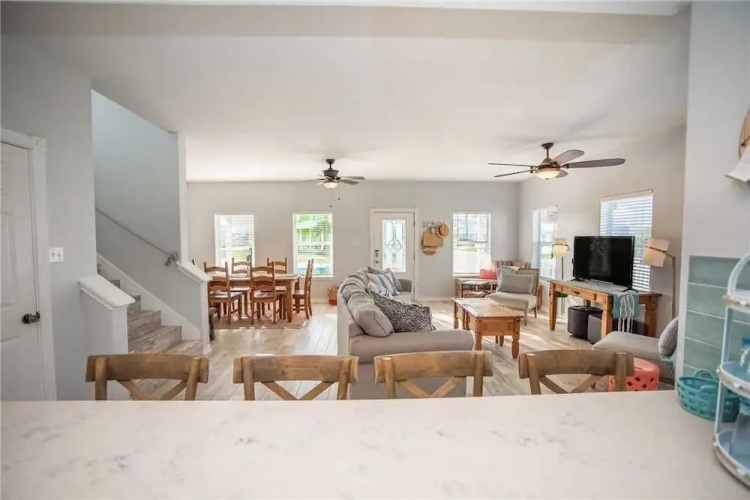 228 Mustang Royale - 4 Br Home