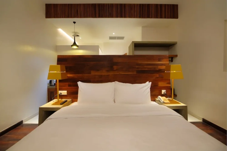 Deluxe Double room with balcony and with pool view