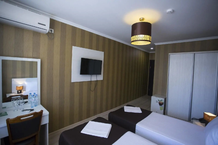 Hotel & Cafe Batus