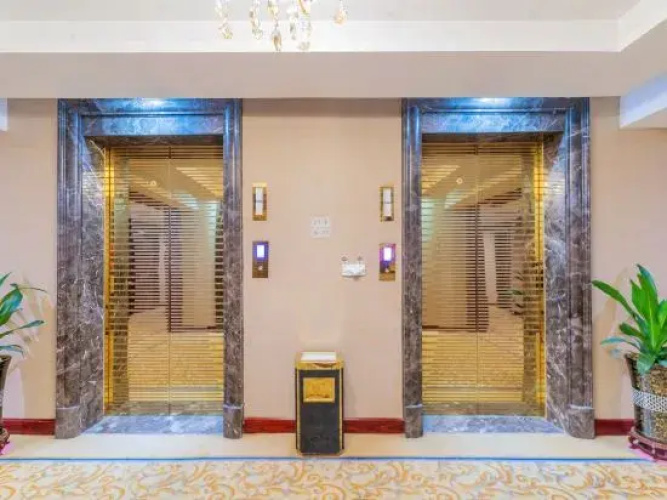 Hotel De Royce