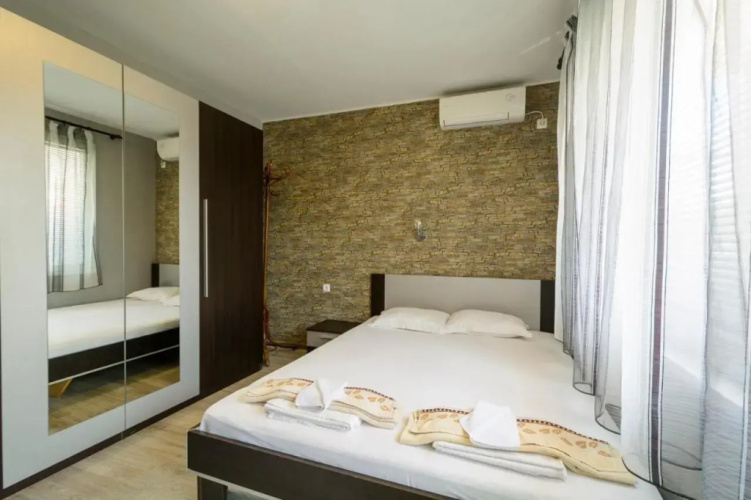 Apartment Yanevi