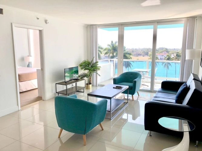 2 Bedrooms Junior Suite with balcony and with bay view