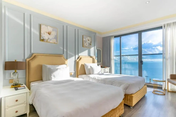 Deluxe Family room with ocean view