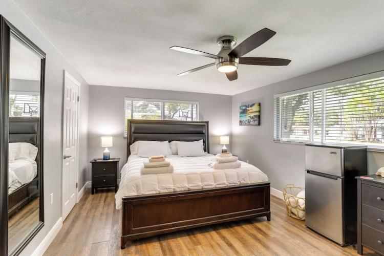 Bright Pinellas Park Getaway w/ Private Pool!