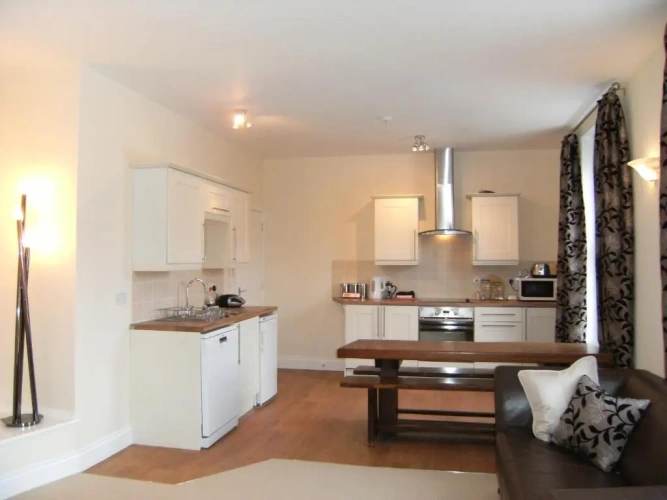2 Bedrooms Apartment