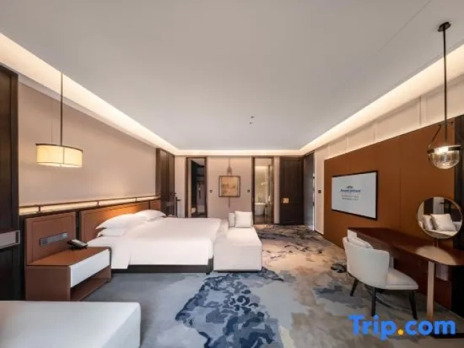 Executive Suite with balcony and with river view