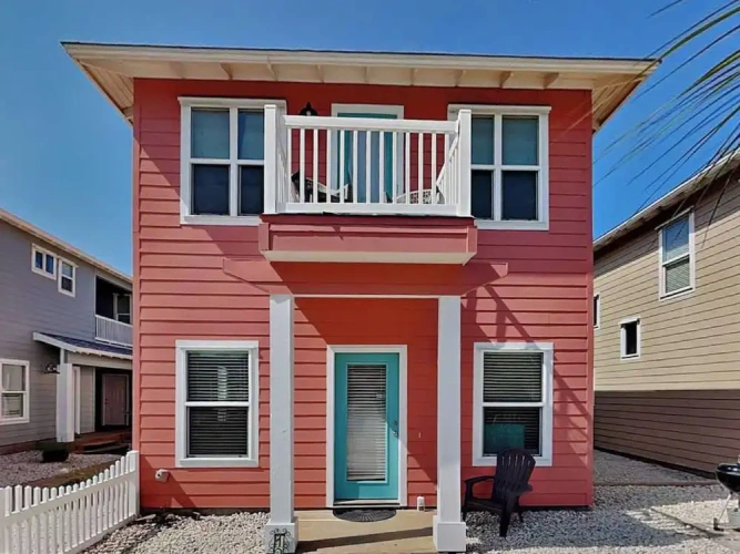 3 Bedrooms Cottage with balcony