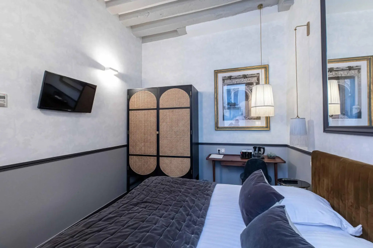 Dauphine Saint Germain Hotel