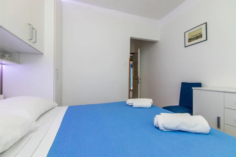 Apartments Jakov