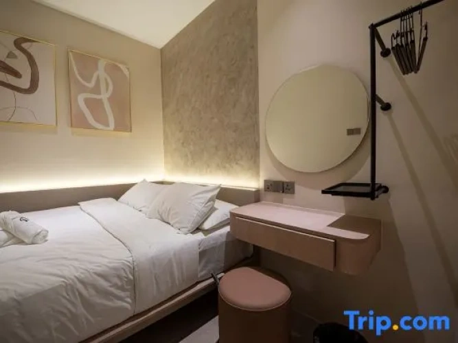6 Bedrooms Bed in Dorm