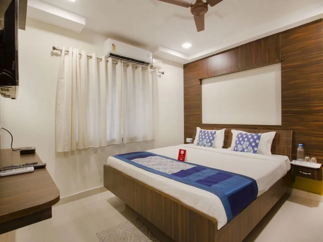 OYO 9968 Srirama Hotels, Kondapur