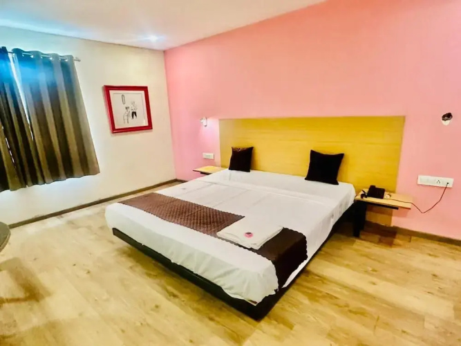 Hotel Royal Address