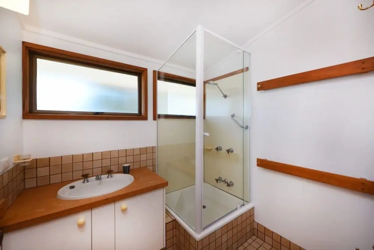 4 Bedrooms Cottage
