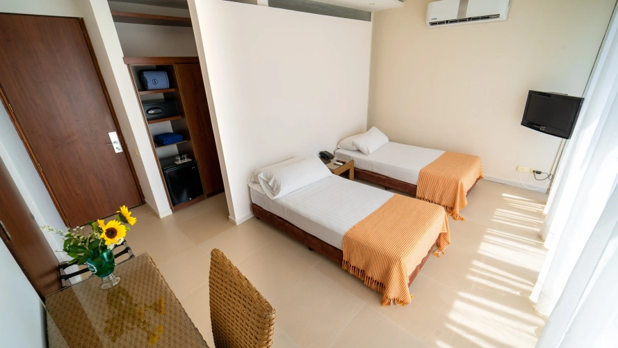 Standard Twin room with balcony