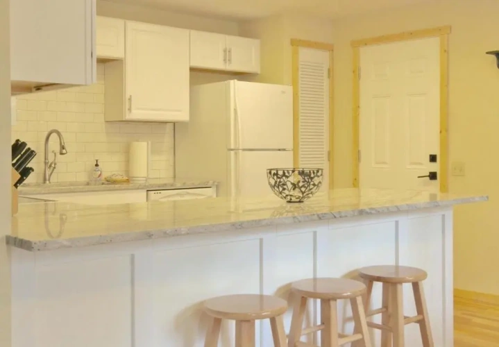 4 Bedrooms Cottage