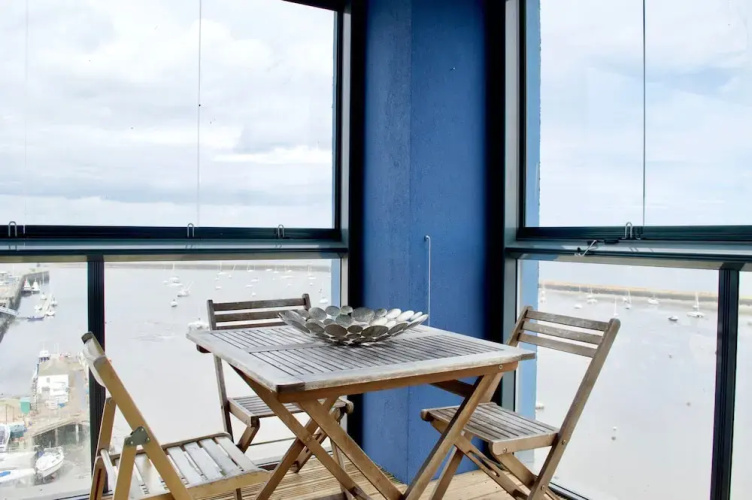 3 Bedroom Flat With 2 Balconies