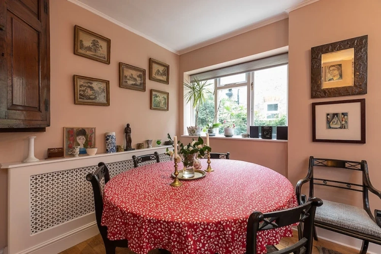 2 Bedrooms Sextuple Apartment