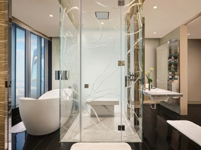 J Hotel, Shanghai Tower