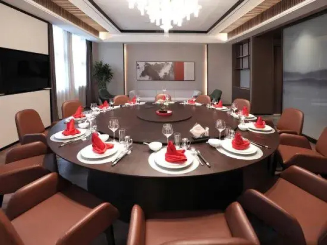 Pinghu Dingren Ramada Hotel