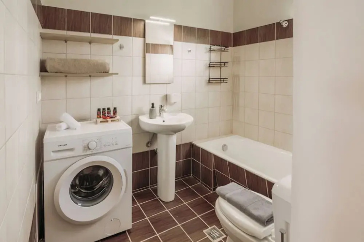 Ibis Apartments