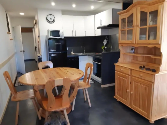 3 Bedrooms Apartment