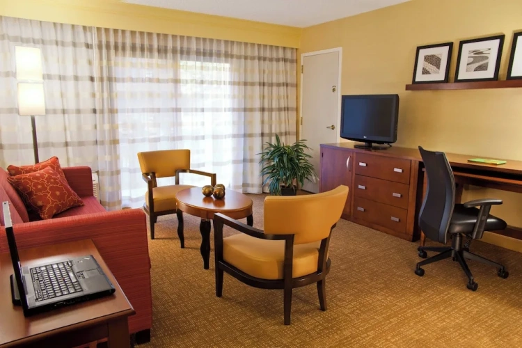 1 Bedroom Suite