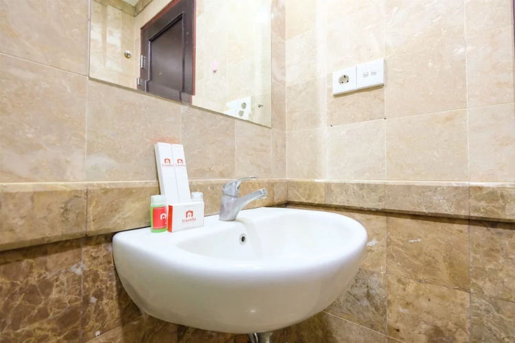 Spacious Riverside Pluit Apartment