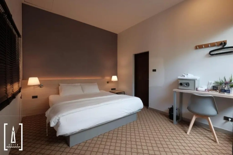 Suite with river view