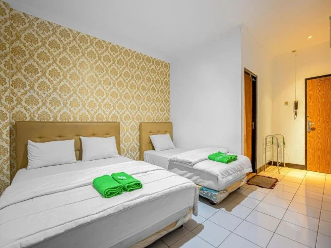 Standard Triple room