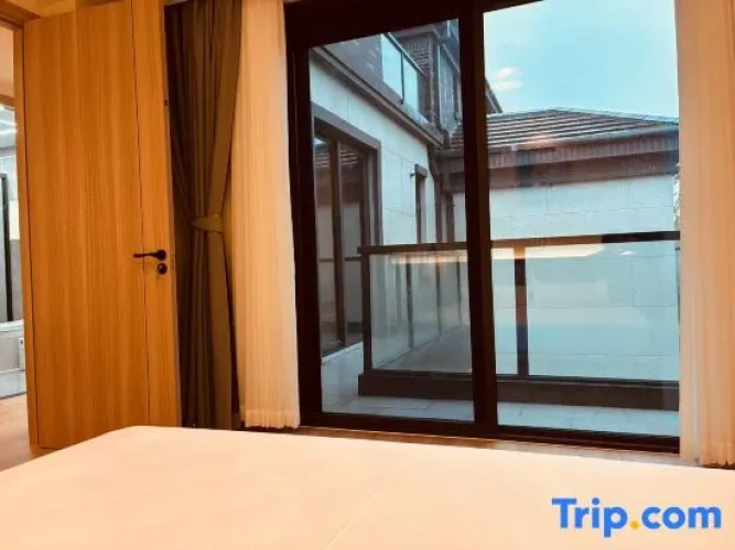 4 Bedrooms Villa