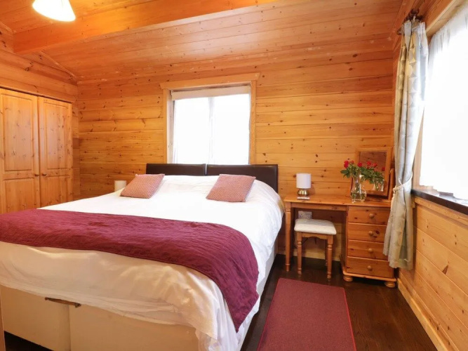 Holly Lodge