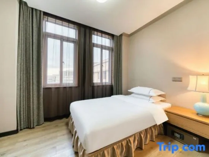 Deluxe Family Suite
