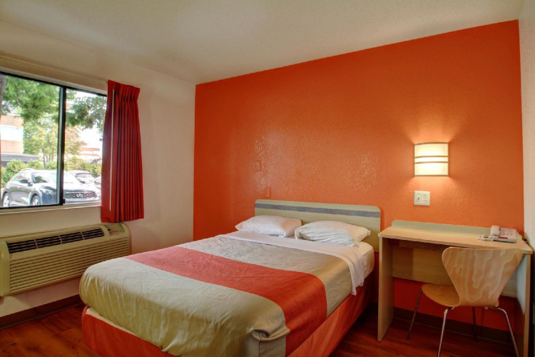 Best Western Camelot Inn