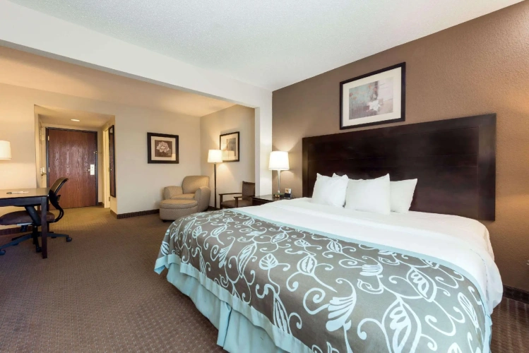 Deluxe Double Suite