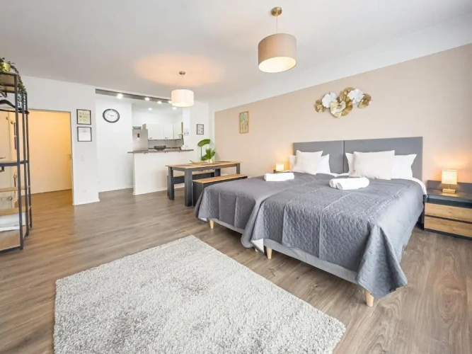 2 Bedrooms Apartment with balcony and with city view