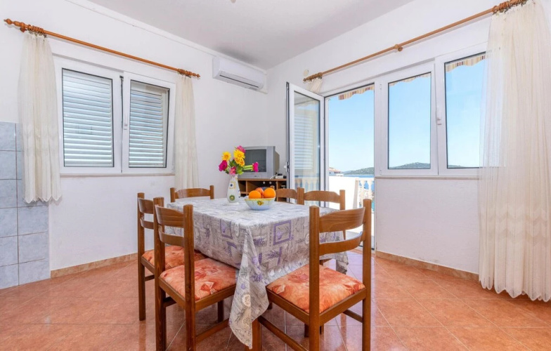 Awesome Home in Sevid With 5 Bedrooms
