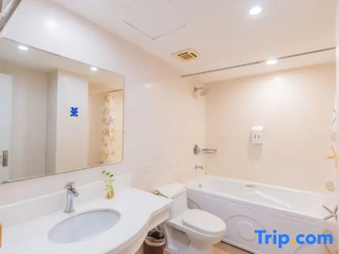 Tongbao Hotel