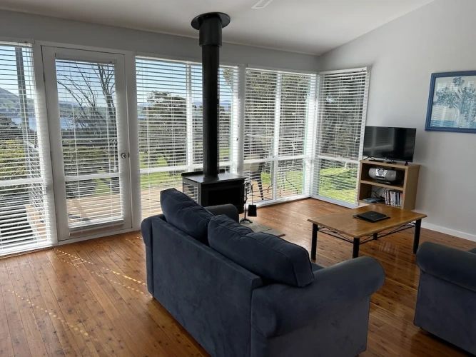 2 Bedrooms Family Cottage with balcony and with lake view