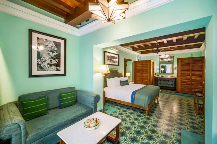 Luxury Double room with courtyard view
