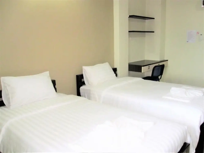 Standard Twin room with balcony